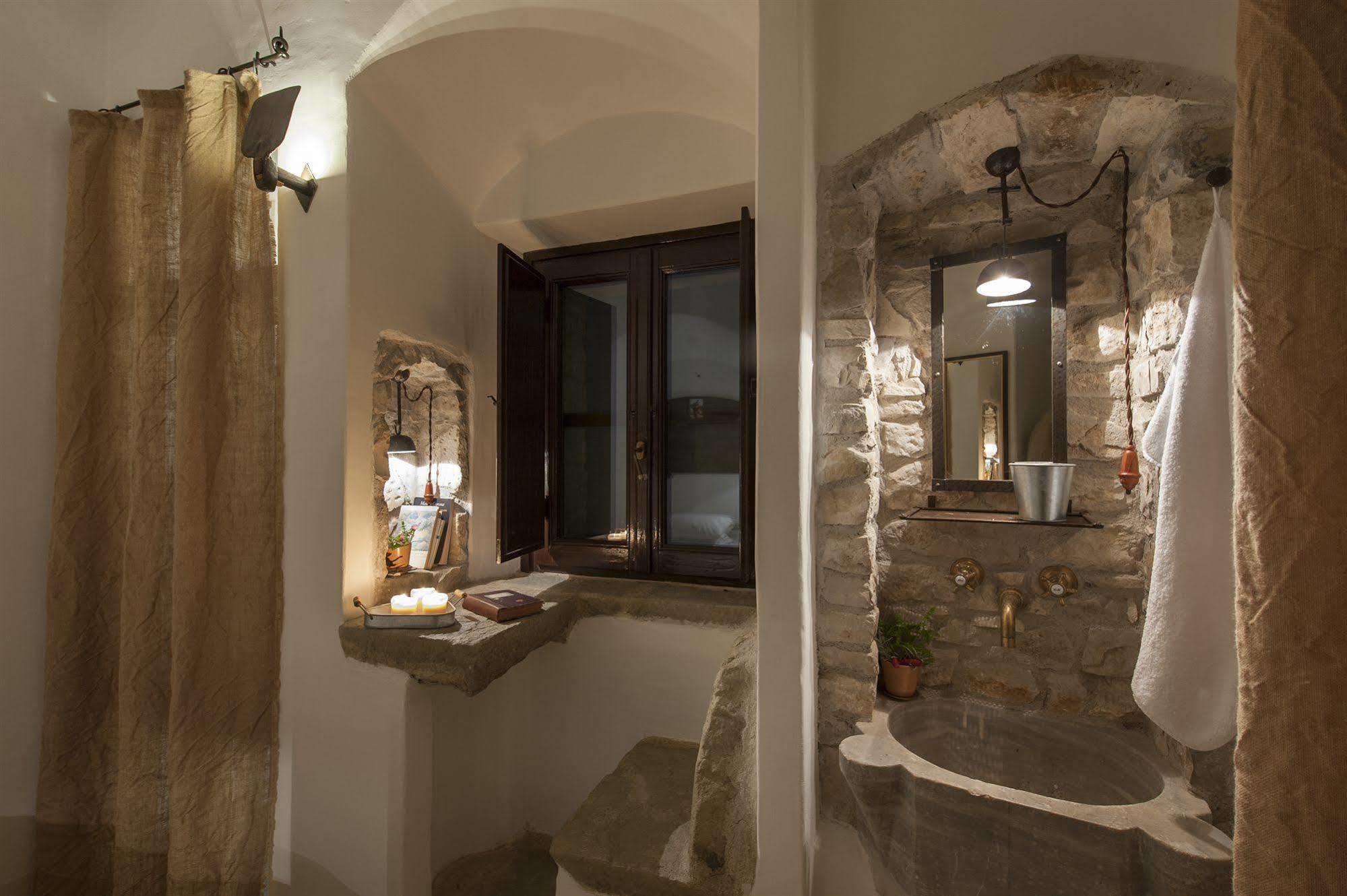 Eremito Hotel Parrano Exterior photo